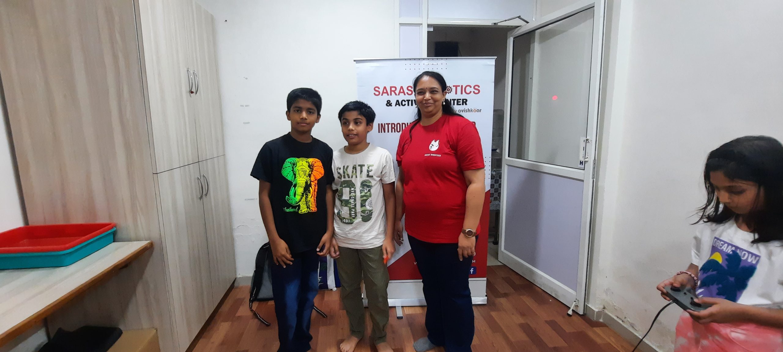 Students at Saras Robotics